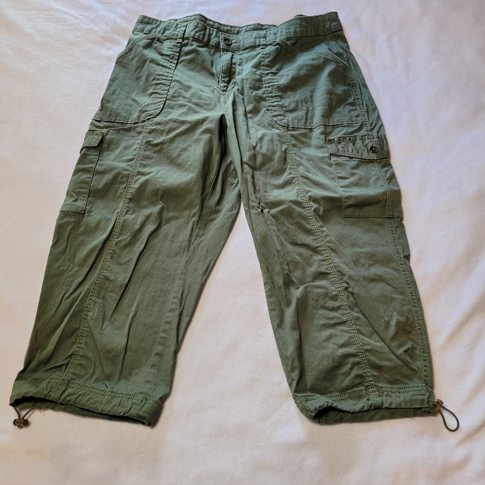 Capri length cargo pants